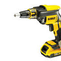 Outils &eacute;lectrique sur Seyssins : Visseuse &agrave; plaques de pl&acirc;tre XR 18V 2Ah Li-Ion Brushless DEWALT