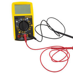 Multim&egrave;tre num&eacute;rique STANLEY 300V / 10A avec fonction thermom&egrave;tre