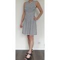 Robes sur Grenoble : Robe courte Pimkie robe patineuse ray&eacute;e blanche et bleu marine Blanc