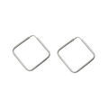 Boucles d'oreille sur Artemare : Cr&eacute;oles en argent carr&eacute;es fantaisies port&eacute;es en diagonale 34mm X 34mm