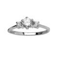 Bagues sur Artemare : Bague en argent rhodi&eacute; orn&eacute;e de 3 oxydes blancs dont 1 plus gros au milieu