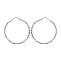 Boucles d'oreille sur Artemare : Cr&eacute;oles en Argent rhodi&eacute; fantaisies stri&eacute; noir diam&egrave;tre 32mm
