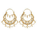 Cr&eacute;oles ethniques en plaqu&eacute; or orn&eacute;es de cristal synth&eacute;tique blanc avec pampilles et cha&icirc;nettes - diam&egrave;tre anneaux 33mm