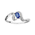 Bague en argent rhodi&eacute; collection joaillerie oxyde ovale bleu au centre et vagues orn&eacute;es d'oxydes blancs sertis sur les c&ocirc;t&eacute;s Artemare