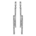 Boucles d'oreille sur Artemare : Boucles d'oreilles pendantes en argent rhodi&eacute; 2 b&acirc;tons suspendus, 1 lisse et l'autre en oxydes blancs sertis et fermoir poussette