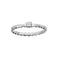 Bague en argent rhodi&eacute; petit solitaire oxyde blanc serti sur anneau aux contours bossel&eacute;s