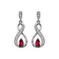 Boucles d'oreille sur Artemare : Boucles d'oreilles pendantes en Argent rhodi&eacute; collection joaillerie infini et pierre rouge fermoir poussette