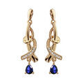 Boucles d'oreilles pendantes en plaqué or collection joaillerie 2 brins entrelacés avec oxyde bleu suspendu et fermoir poussette Boucles d'oreille sur Artemare : Boucles d'oreilles pendantes en plaqué or collection joaillerie 2 brins entrelacés avec oxyde bleu suspendu et fermoir poussette