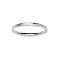 Alliances sur Artemare : Bague en argent rhodi&eacute; style alliance fine martel&eacute;e - 2mm