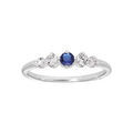 Bagues sur Artemare : Bague en argent rhodi&eacute; avec 4 oxydes blancs sertis et 1 au centre bleu nuit