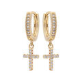 Boucles d'oreille sur Artemare : Cr&eacute;oles en plaqu&eacute; or fantaisie avec pampille Croix d'oxydes blancs sertis