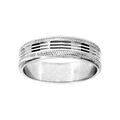 Alliances sur Artemare : Alliance en argent rhodi&eacute; diamant&eacute;e sur le bord avec longues striures largeur 5mm