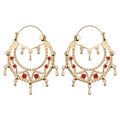 Cr&eacute;oles &eacute;thniques en plaqu&eacute; or avec pierres rouges avec cha&icirc;nette diam&egrave;tre 45mm