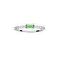 Bague en argent rhodi&eacute; demi rail d'oxydes blancs et 1 oxyde vert central Artemare