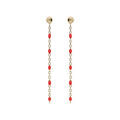 Boucles d'oreille en argent et dorure jaune cha&icirc;nette avec perles rouge et fermoir poussette