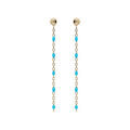 Boucles d'oreille en argent et dorure jaune cha&icirc;nette avec perles couleur turquoise et fermoir pousette