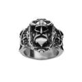 Chevaliere en aciemotif casque Viking Artemare