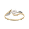 Bagues sur Artemare : Bague en plaqu&eacute; or torsade avec Perle de culture d'eau douce blanche et oxydes blancs sertis