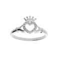 Bague en argent rhodi&eacute; symbole Claddagh d'Irlande (amitie, amour, loyaut&eacute;) 2 mains avec 1 coeur et oxydes blancs sertis Artemare