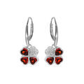 Boucles d'oreille sur Artemare : Boucles d'oreille en argent rhodi&eacute; tr&egrave;fle et coeur avec oxydes rouges et fermoir dormeuse