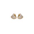 Boucles d'oreille en plaqu&eacute; or articul&eacute;e pav&eacute; d'oxydes blancs sertis et fermoir poussette