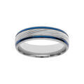 Bague en acier et PVD bleu stri&eacute;e au centre largeur 6mm
