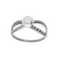 Bague en argent platin&eacute; crois&eacute; oxydes blancs avec perle de culture d'eau douce