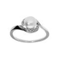 Bague en argent platin&eacute; avec perle de culture d'eau douce entour&eacute; d'oxydes blancs sertis Artemare