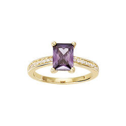 Bague plaqu&eacute; or avec rectangle oxyde violet