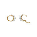 Boucles d'oreille sur Artemare : Boucles d'oreille cr&eacute;ole argent dor&eacute; articul&eacute;e perle blanche