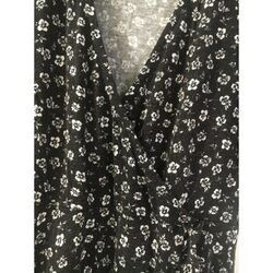 Robe courte Pull&Bear Robe cache coeur &agrave; fleurs Pull amp; Bear Noir