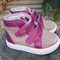 Boots enfant UGG Bottines &agrave; scratchs UGG Rose