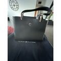 Cabas Tommy Hilfiger Sac bandouli&egrave;re Noir Grenoble