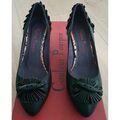 Chaussures escarpins Couleur Pourpre Escarpins en cuir noir Couleur Pourpre