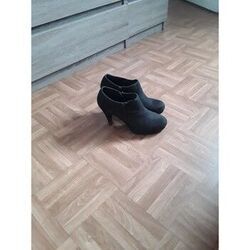 Bottines Betty London Bottines noir daim