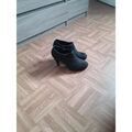 Bottes femme sur Grenoble : Bottines Betty London Bottines noir daim