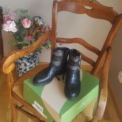 Boots Dream in Green Boots Dream in Green