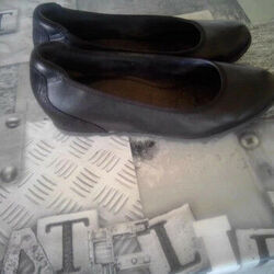 Ballerines Tamaris tres belle chaussures noires en cuir