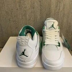 Chaussures Nike Air Jordan 4