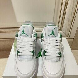 Chaussures Nike Air Jordan 4