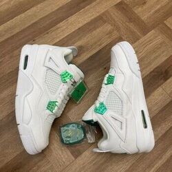 Chaussures Nike Air Jordan 4
