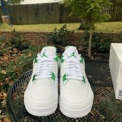 Chaussures Nike Air Jordan 4