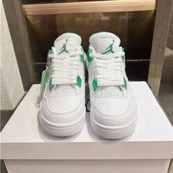 Chaussures Nike Air Jordan 4