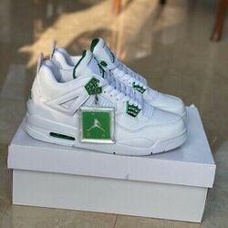 Baskets basses Nike Jordan 4