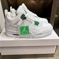 Baskets basses Nike Jordan 4