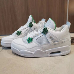 Baskets basses Nike Jordan 4