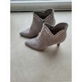 Boots Progetto Bottines rock chic clout&eacute;es Beige