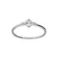 Bague en argent rhodi&eacute; avec oxyde blanc serti, clos en forme de carr&eacute; Artemare