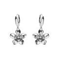Boucles d'oreille en argent rhodi&eacute;, fleur et oxydes blancs sertis, fermoir dormeuse Artemare