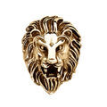 Bague en acier dor&eacute; et patine t&ecirc;te de lion Artemare